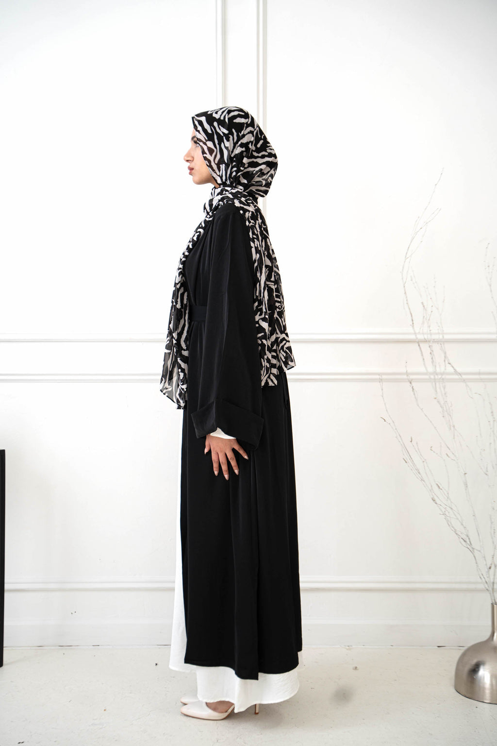 Black Nida Open Abaya
