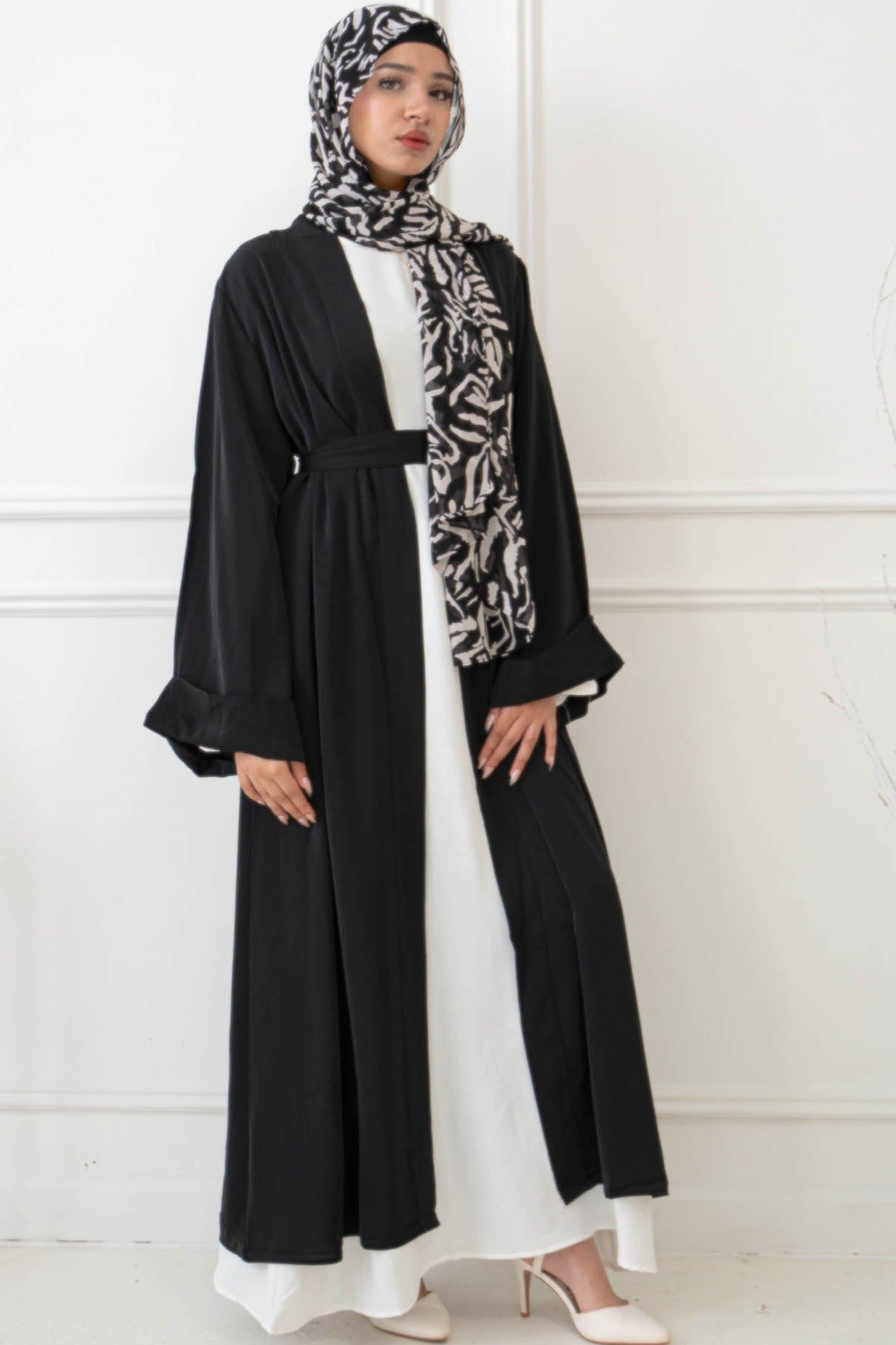 Black Nida Open Abaya