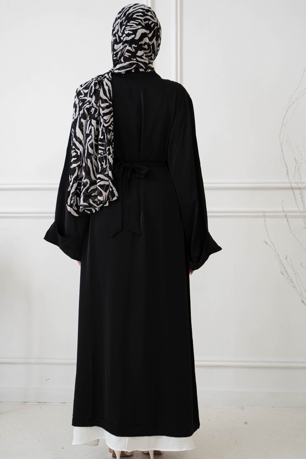 Black Nida Open Abaya