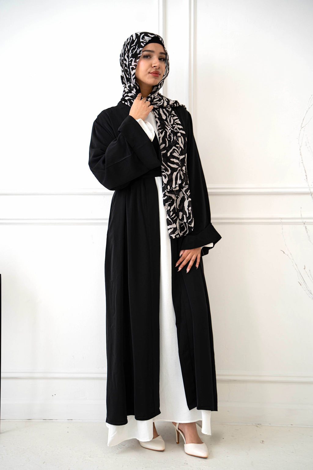 Black Nida Open Abaya - Small / Black