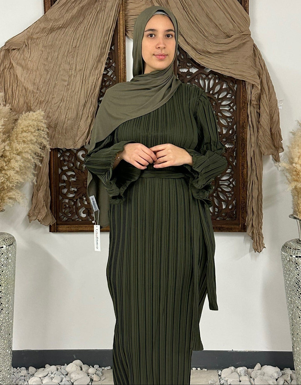 Pleated Long Sleeve Maxi Dress - Small / Green